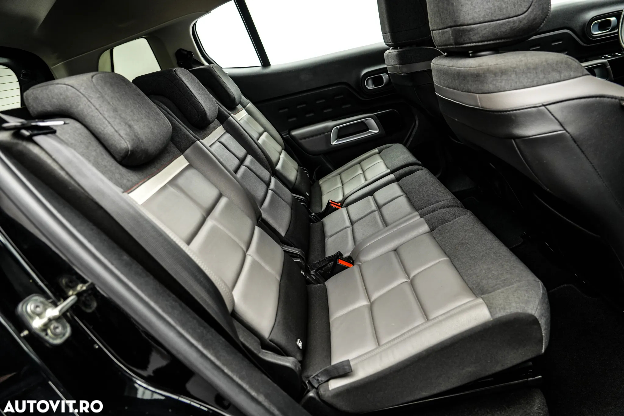 Citroën C5 Aircross 1.6 Hybrid FWD 225 EAT8 Shine - 17