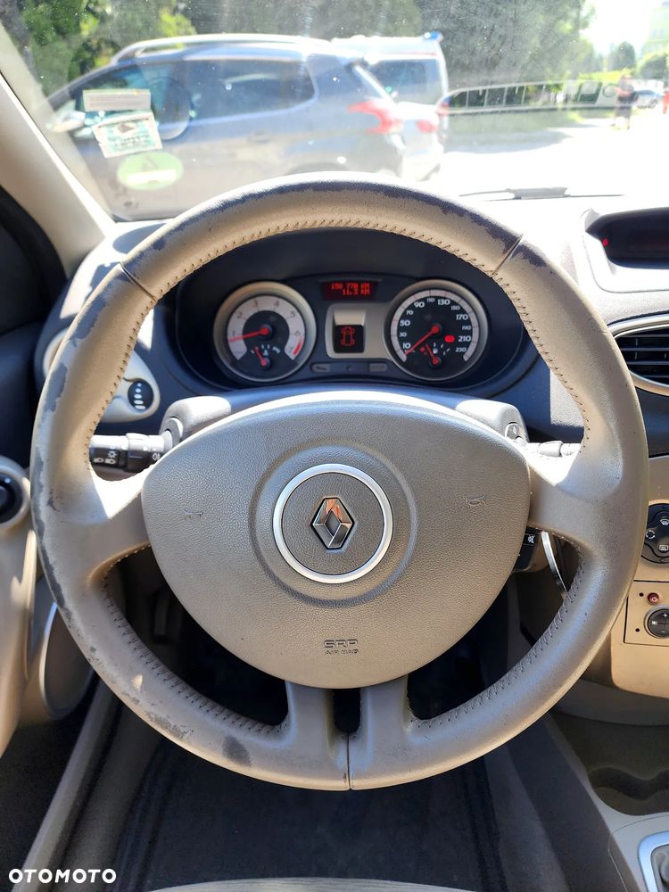 Renault Clio - 15