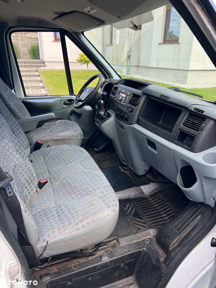 Ford Transit - 13