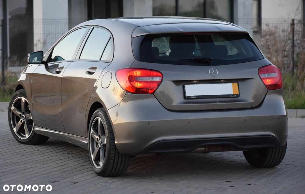 Mercedes-Benz Klasa A 180 BlueEfficiency Edition - 24