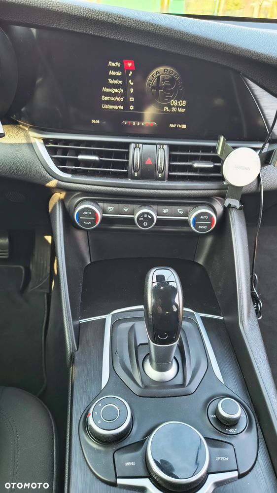 Alfa Romeo Giulia 2.0 Turbo - 12
