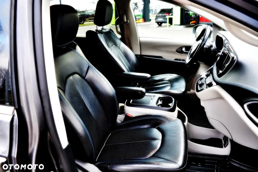 Chrysler Pacifica - 13