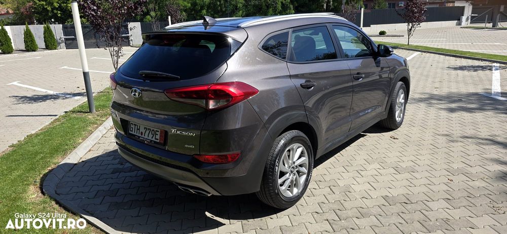 Hyundai Tucson 2.0 CRDI 4WD 6MT Style - 14
