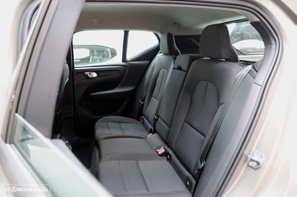 Volvo XC 40 1.5 T2 Momentum Plus - 8