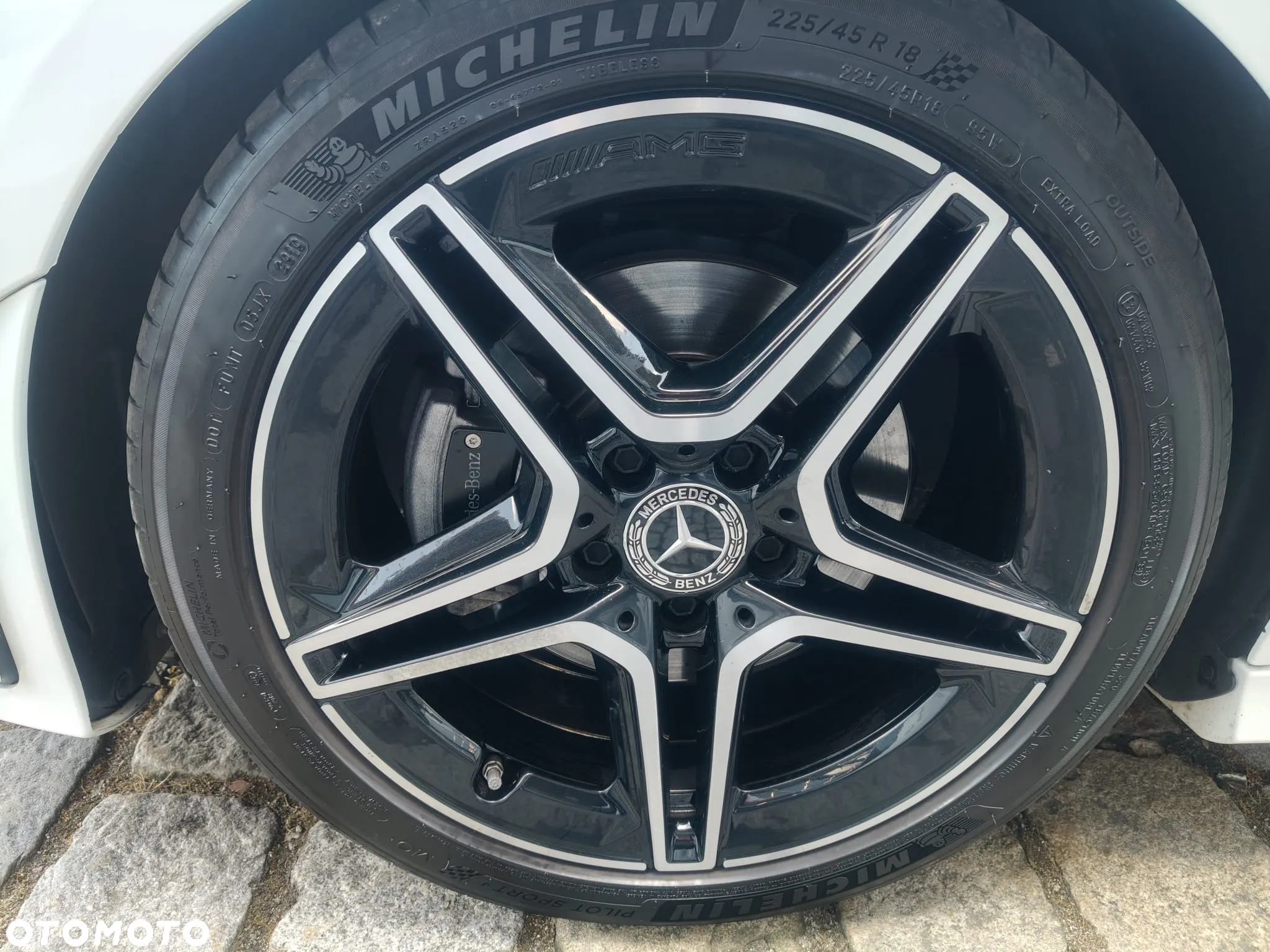 Mercedes-Benz CLA 180 AMG Line 7G-DCT - 11