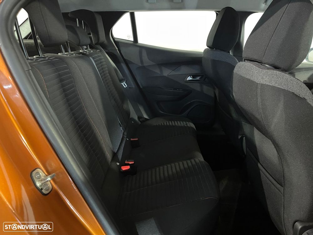 Peugeot 2008 1.2 PureTech Active - 12