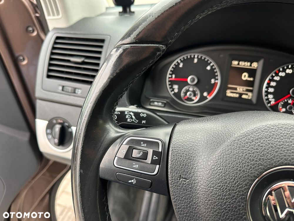 Volkswagen Multivan - 10