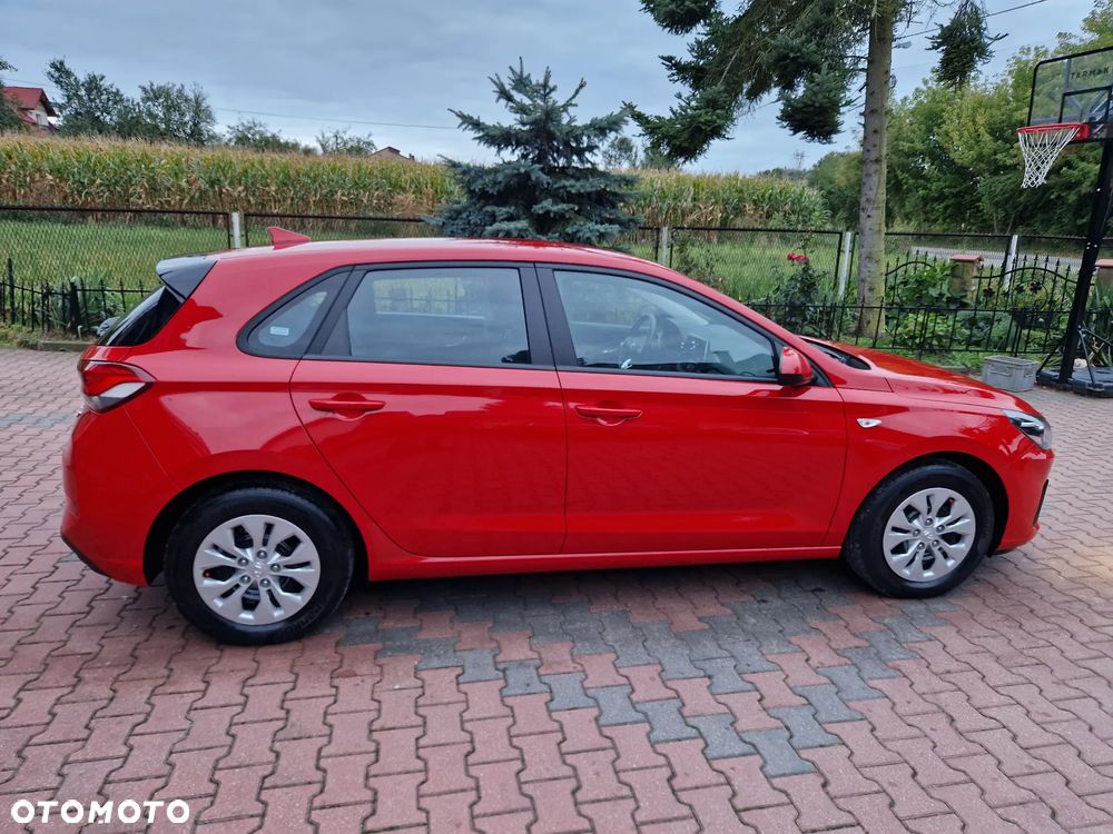 Hyundai i30 1.5 DPI Classic + - 36