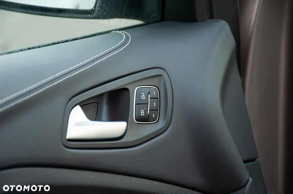 Ford Kuga 1.5 EcoBoost 4x4 Titanium - 19