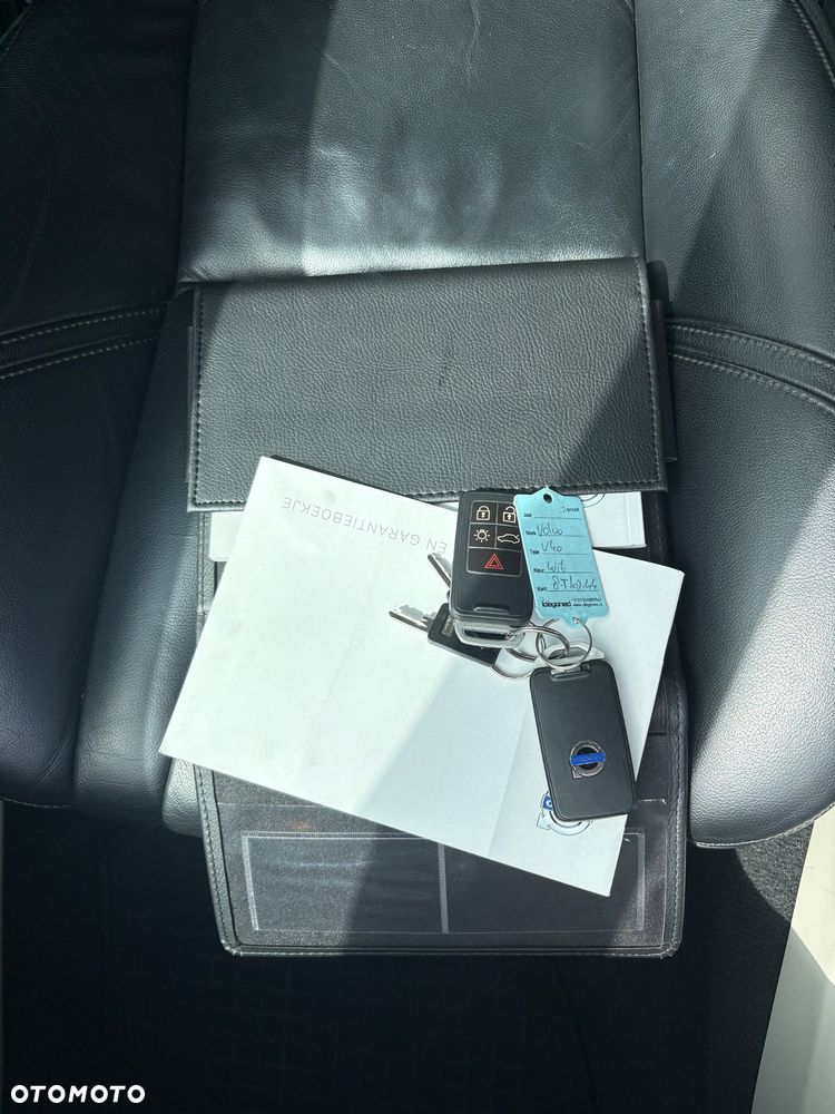 Volvo V40 D2 Summum - 28