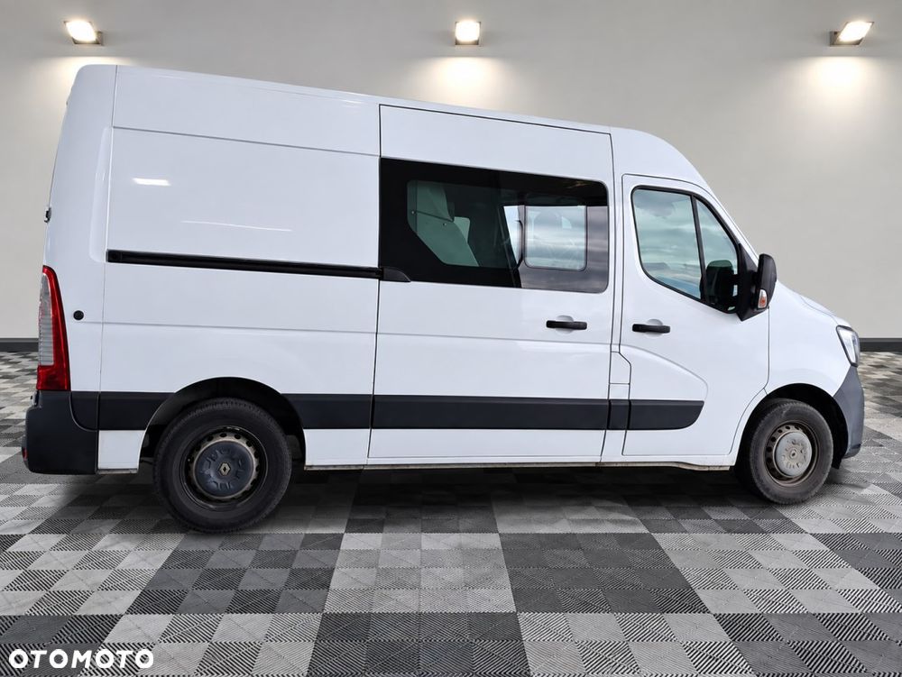 Renault Master L2H2 Doka 7 Osób * Auto Kupione w ASO Renault * Gwarancja  * Wzmocniony DMC 3.5t  *  2,3 135Km * Bardzo oszczędny i dynamiczny silnik * 6-cio Stopniowa Skrzynia Biegów * System Extended Grip *  Lusterko Wide View * Kamera cofania * Parktronik * Minibar * Klimatyzacja* Tempomat * GPS * MP3 * Bluetooth * USB * Hak Holowniczy * - 4