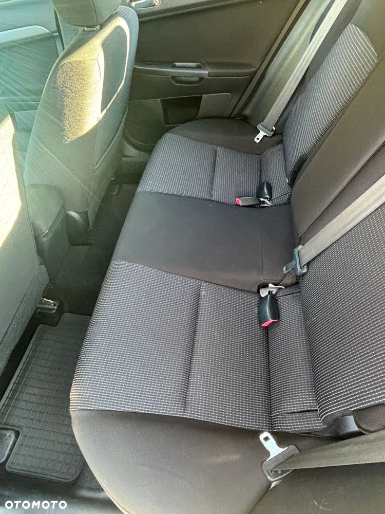 Mitsubishi Lancer 1.5 - 25