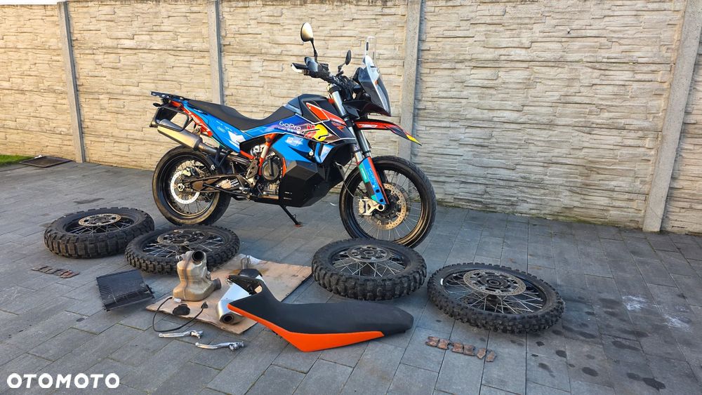 KTM Adventure 790 - 1