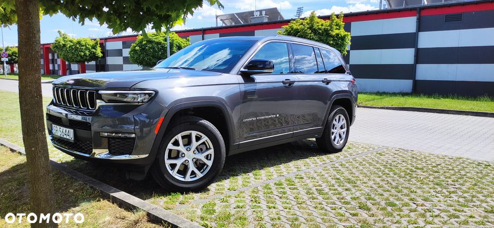 Jeep Grand Cherokee - 36