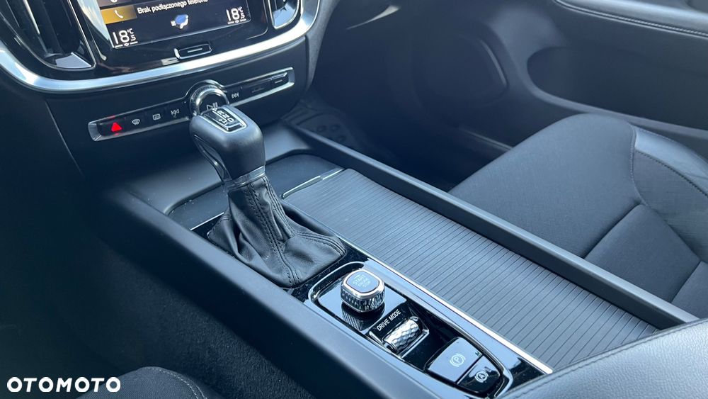 Volvo V60 D3 Momentum Pro - 11