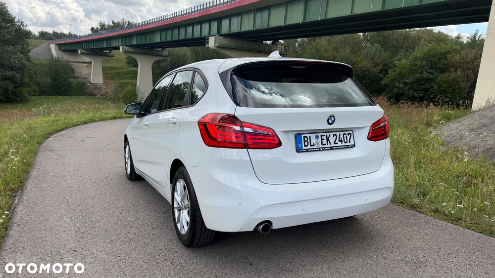BMW Seria 2 218d - 38