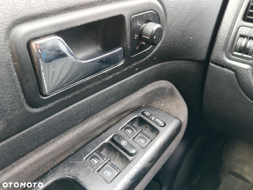 Volkswagen Golf IV 1.9 TDI Comfortline - 20