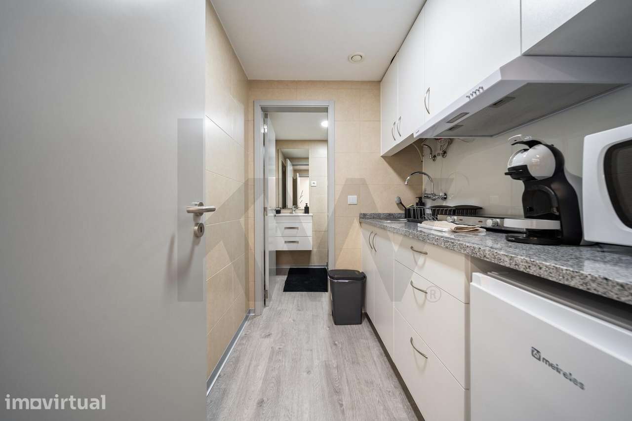 Escritório transformado em Apartamento T3 com Licença de AL | Oportuni - Grande imagem: 2/24