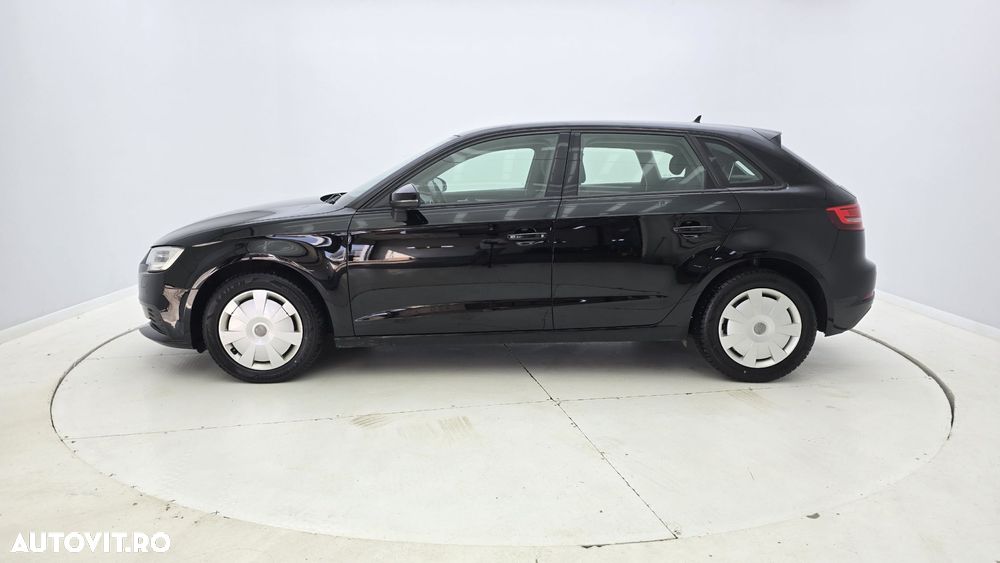 Audi A3 Sportback 1.6 TDI S tronic - 9