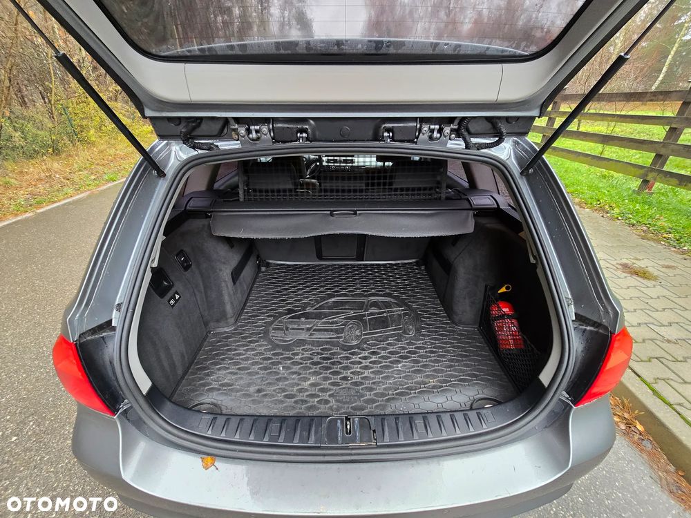 BMW Seria 3 330i xDrive Edition Sport - 19