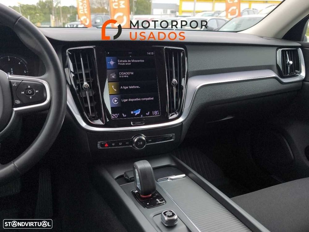 Volvo V60 2.0 B4 Momentum Geartronic - 16