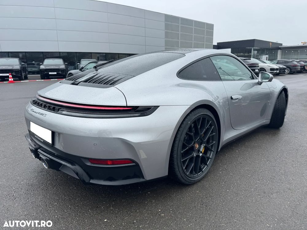 Porsche 911 4 GTS PDK - 5