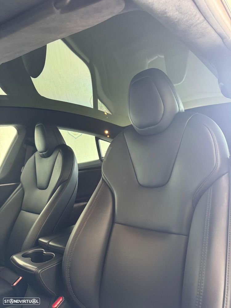 Tesla Model S Performance - 18