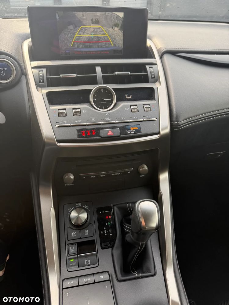 Lexus NX 300h E-FOUR Executive-Line - 20