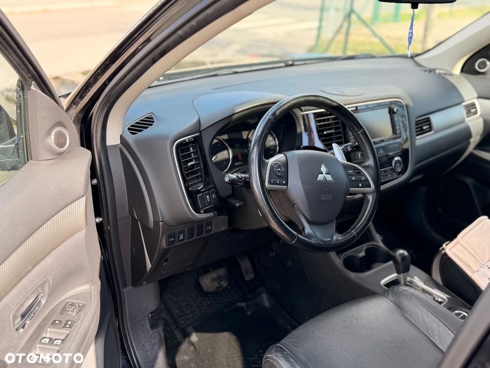 Mitsubishi Outlander - 7