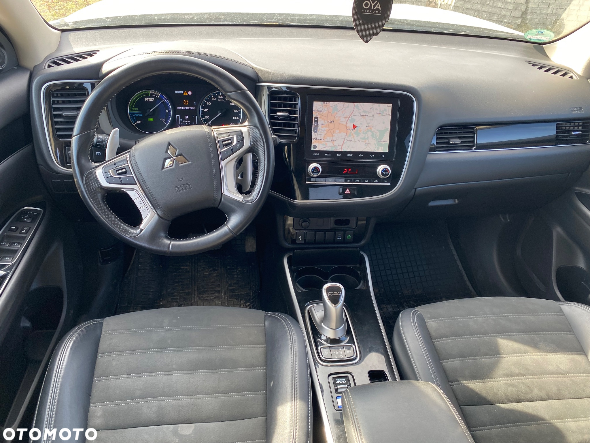 Mitsubishi Outlander PHEV Instyle - 11