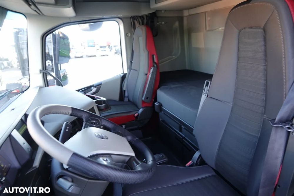 Volvo FH 500 / CABINĂ JOSĂ / I-SHIFT / ANVELOPE 100% / - 24