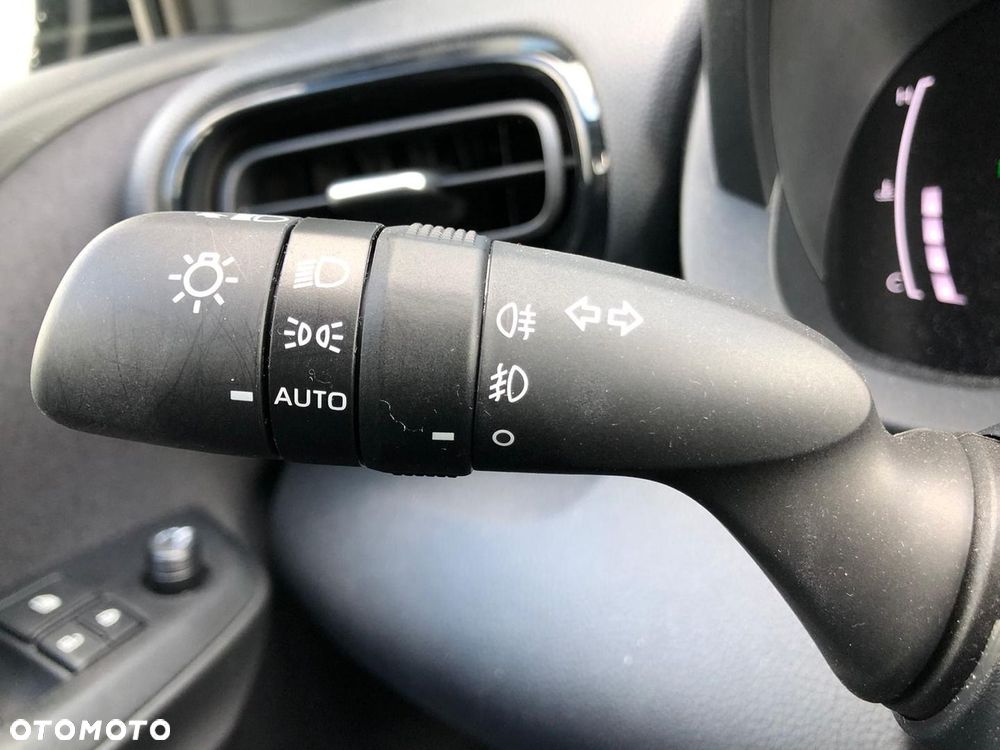 Toyota Yaris Hybrid 1.5 Style - 29