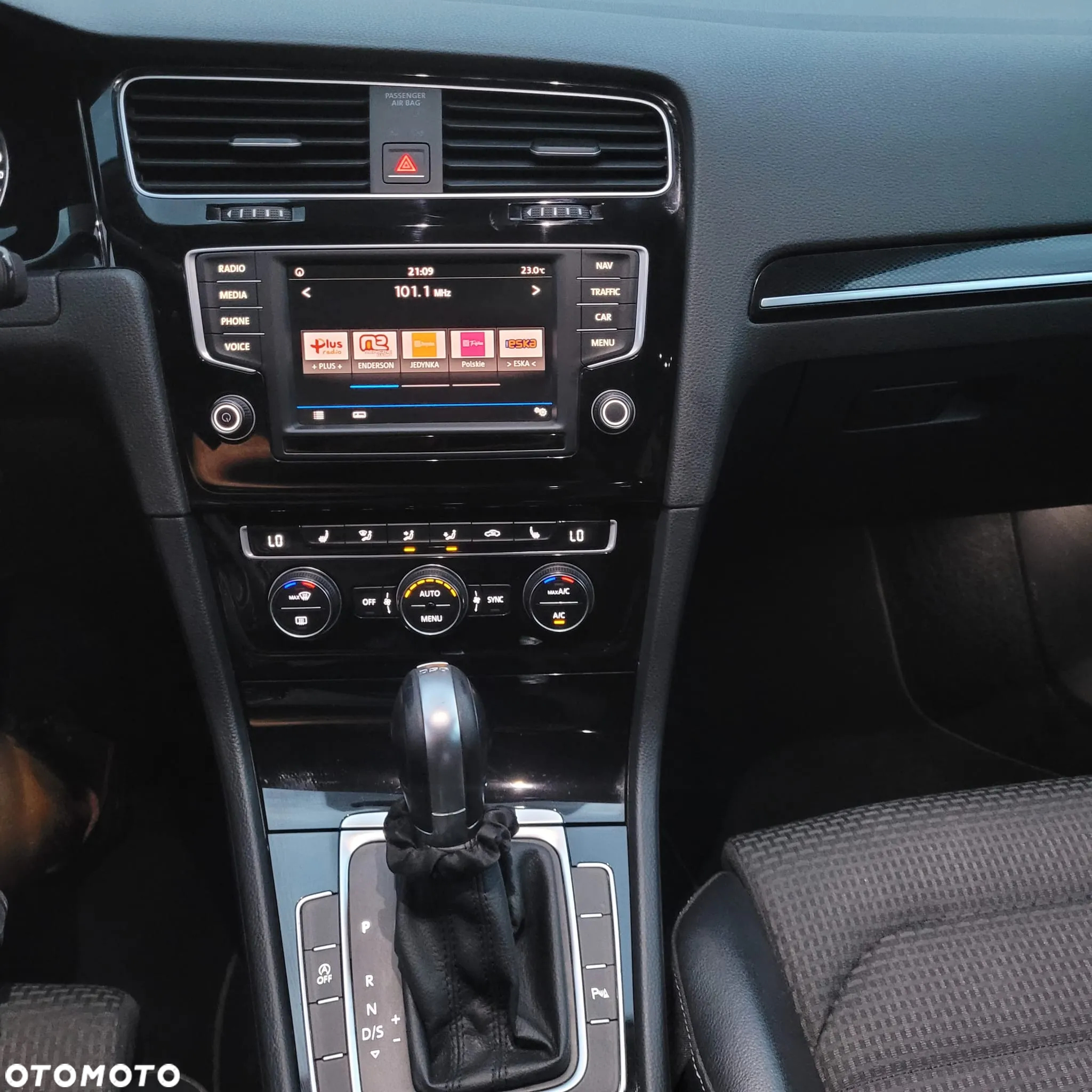 Volkswagen Golf - 11