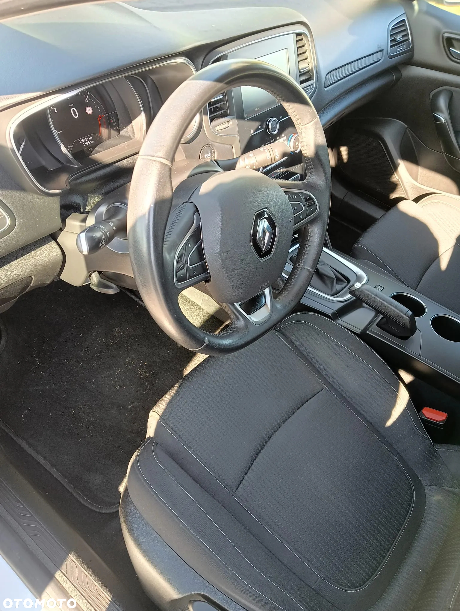 Renault Megane 1.5 Blue dCi Equilibre EDC - 6