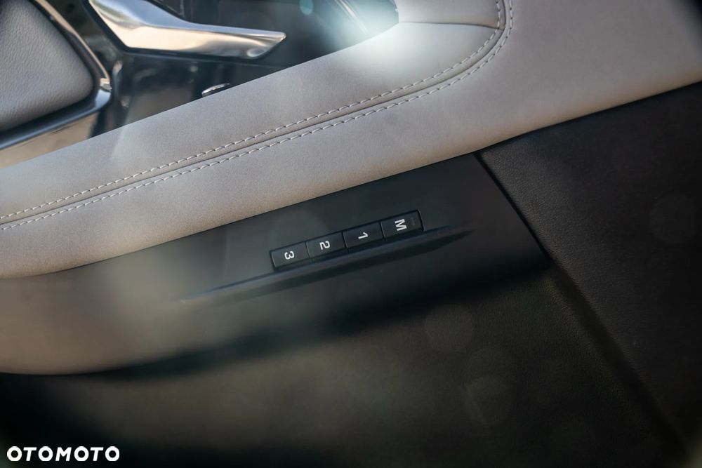 Land Rover Range Rover Evoque - 31