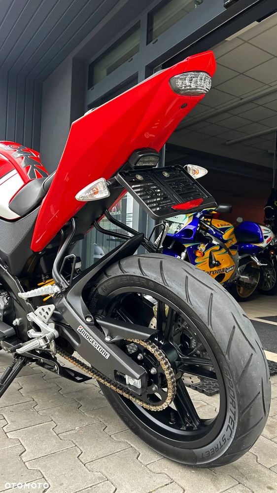 Yamaha YZF - 16