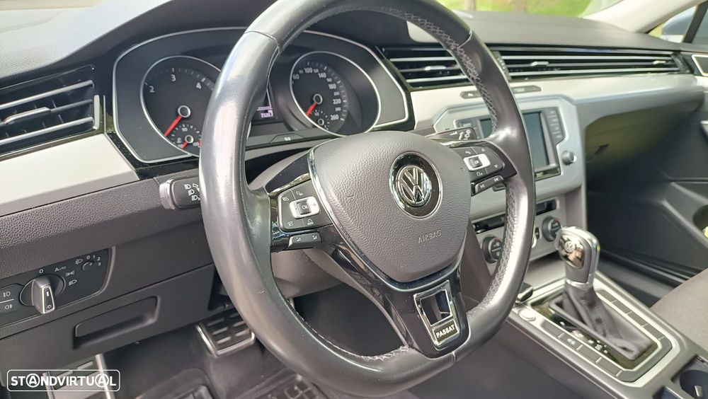 VW Passat Variant 1.6 TDI Confortline DSG - 10