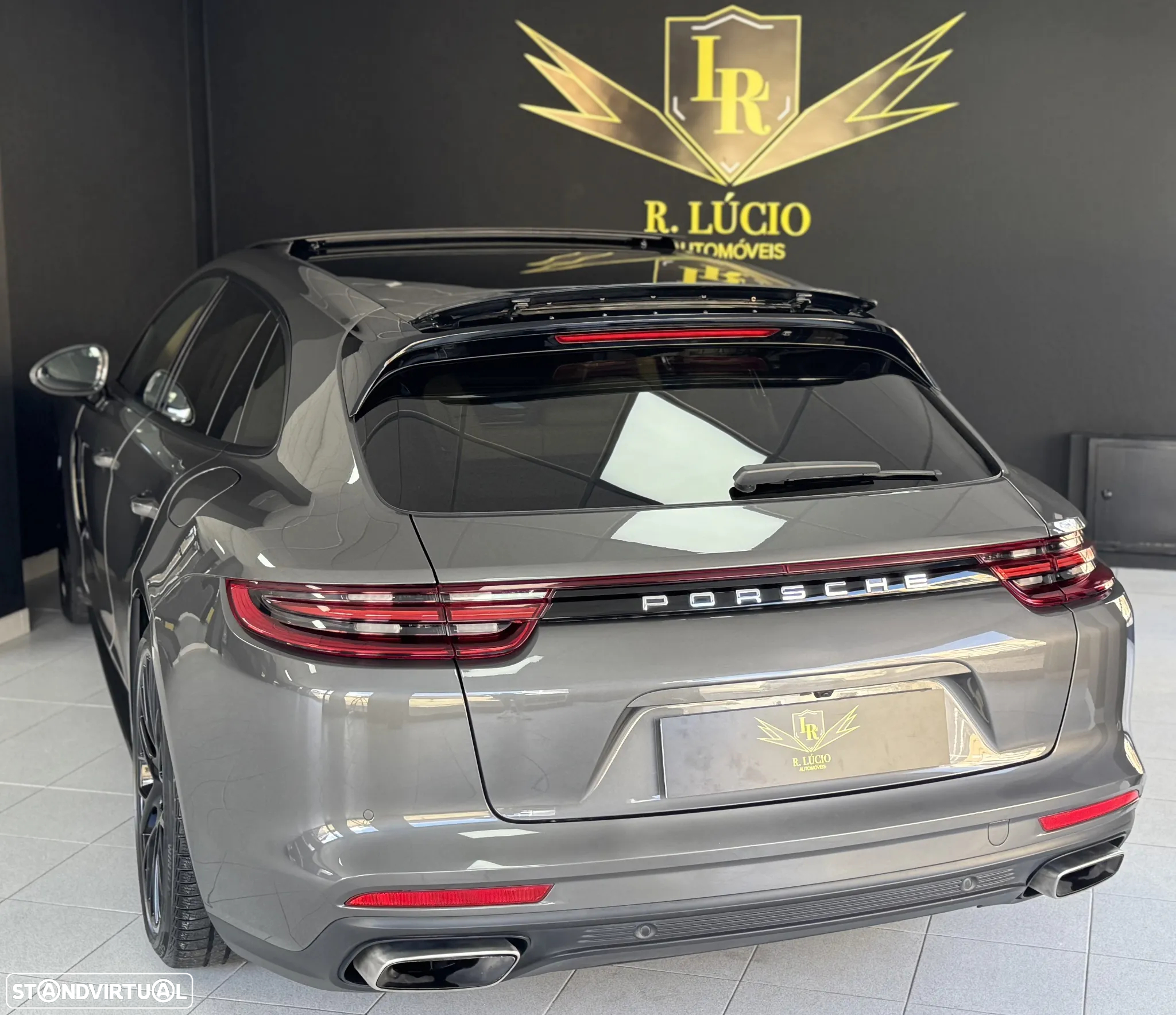 Porsche Panamera Sport Turismo 4 E-Hybrid - 22