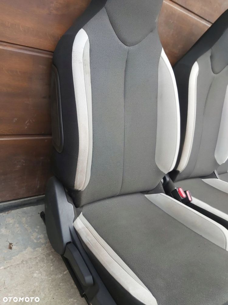 Toyota AYGO II fotel fotele kanapa lewy prawy tył - 3