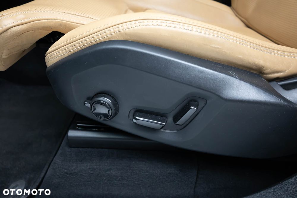 Volvo XC 90 T8 AWD Recharge Ultimate Bright - 31