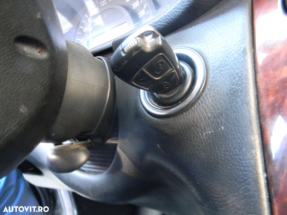 Dezmembrari  Mercedes-Benz C-CLASS (W203)  2000  > 2007 C 200 CDI (20 - 41