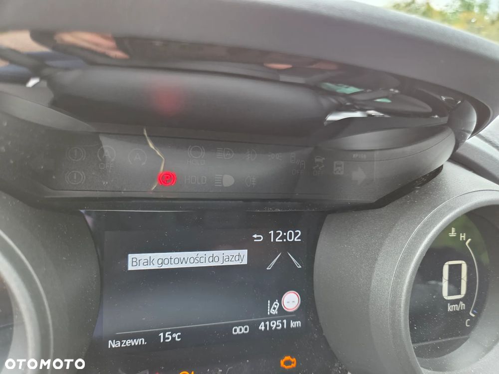 Toyota Yaris Hybrid 100 Premium - 8
