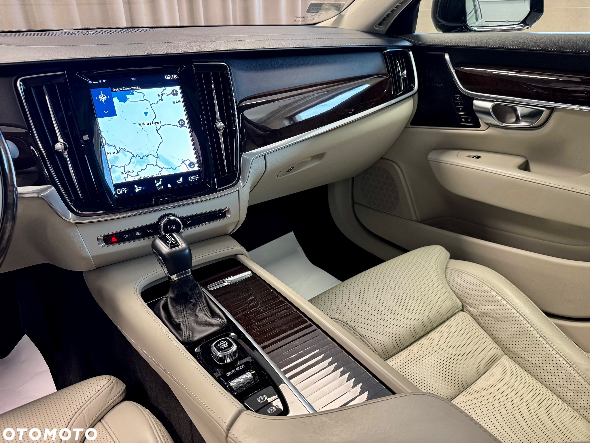 Volvo S90 D5 SCR AWD Inscription - 24