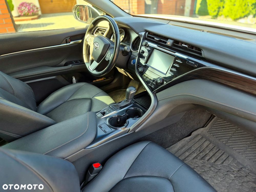 Toyota Camry 2.5 Hybrid Comfort CVT - 8