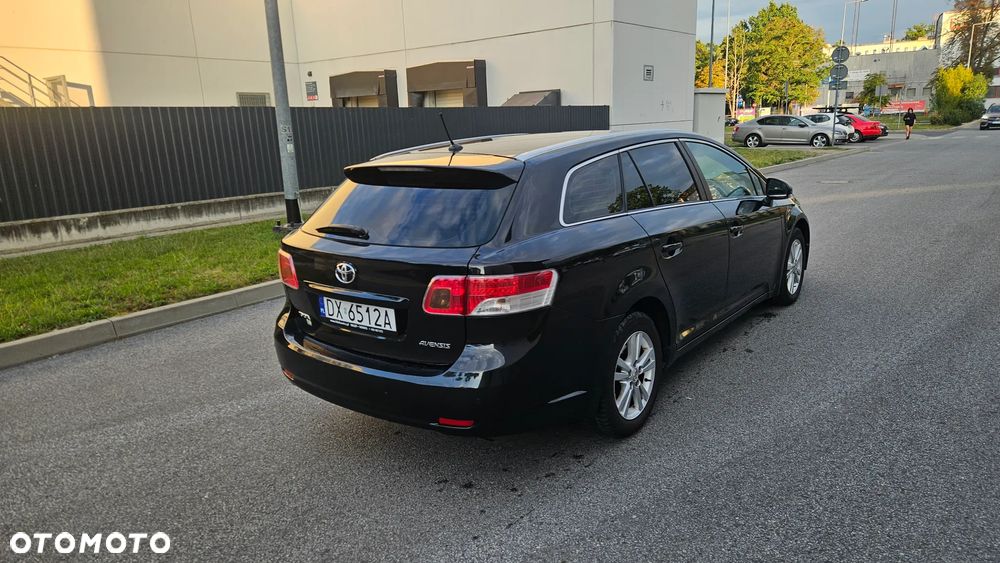 Toyota Avensis 2.0 D-4D Premium - 13
