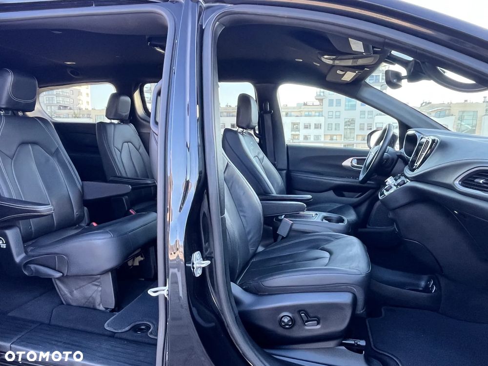 Chrysler Pacifica - 14