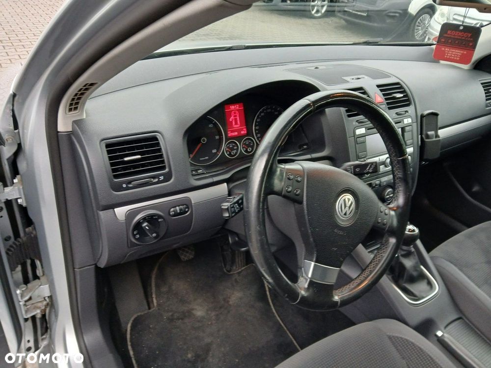 Volkswagen Golf 2.0 TDI Highline - 15