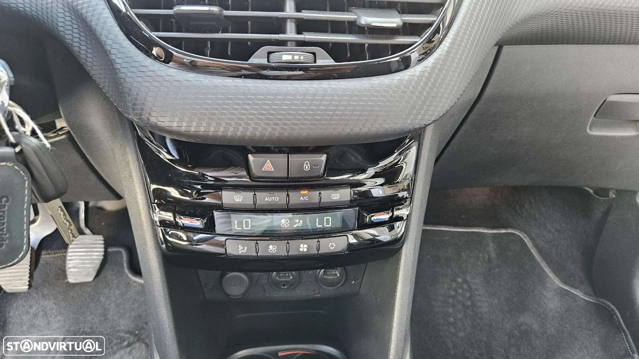 Peugeot 2008 1.2 PureTech Allure - 19