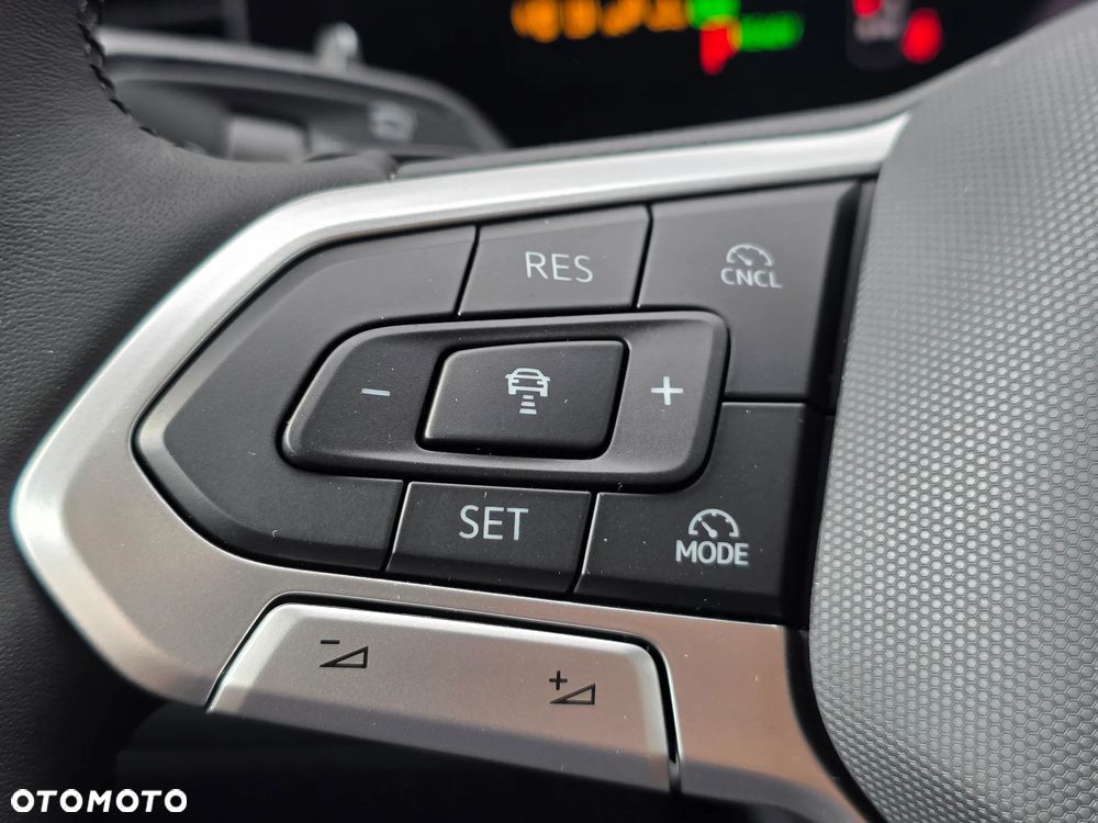 Volkswagen T-Roc 1.5 eTSI Life DSG - 27