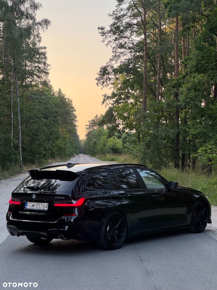 BMW Seria 3 330e M Sport sport - 12